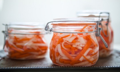 Chỉ cách làm củ cải cà rốt muối chua ngọt tuyệt ngon ai ăn cũng ghiền