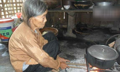 Cháu gái dắt người yêu thành phố về quê ra mắt, bà hì hụi vào bếp nấu ăn, chàng trai không thèm đụng đũa vì...