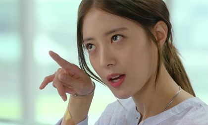 Phản ứng khó ngờ của cô nàng khi biết bạn trai cũ và bạn thân yêu nhau