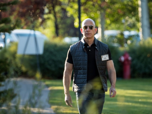 Tỷ phú Jeff Bezos: Sáng dậy không cần báo thức, tối về rửa bát cho vợ - 11