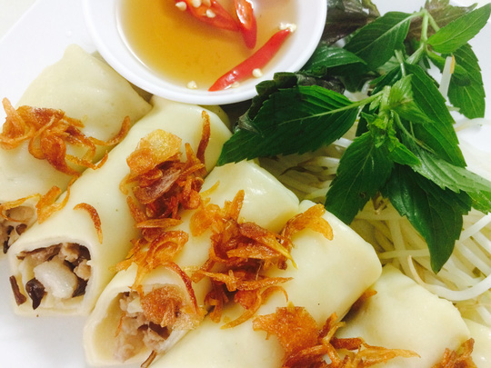 Bữa sáng nhanh gọn với món bánh cuốn trứng - 1