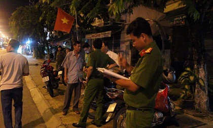 Chia ma túy không đều, 3 thanh niên đâm nhau giữa phố