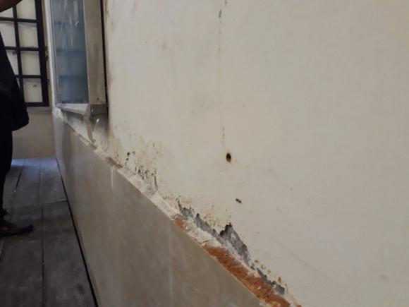 Bên trong trường học vợ NS Xuân Bắc tố học sinh phải kê dép, lấy ghế ngoài bãi phế thải để ngồi - Ảnh 8. Bên trong trường học vợ NS Xuân Bắc tố học sinh phải kê dép, lấy ghế ngoài bãi phế thải để ngồi - Ảnh 8.