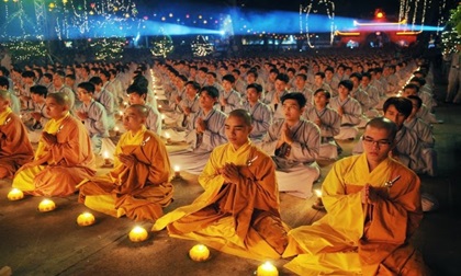 Có vay thì có trả, nhân quả báo ứng luôn hiện hữu, làm người đừng bao giờ sống lỗi