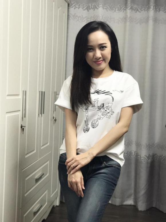 Khi không lên hình, BTV Hoài Anh trẻ trung, sành điệu như gái 18