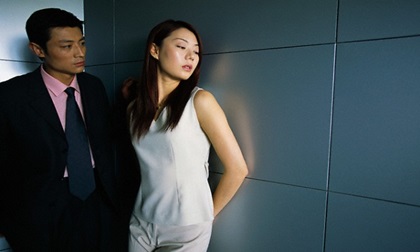 Hội bạn gái cũ của chồng làm tôi 'sống dở chết dở'