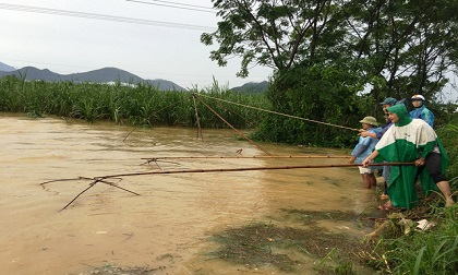 Vợ cứu chồng bị điện giật, cả hai cùng tử vong