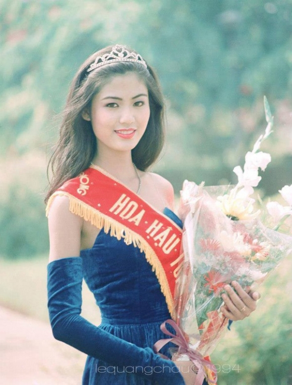 
Hoa hậu Thu Thủy lúc mới đăng quang.

