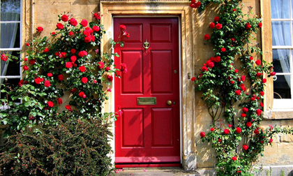 Muôn kiểu cửa nhà có hoa khiến ai ai đi qua cũng phải ngoái nhìn