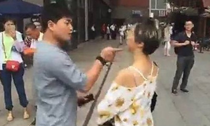Yêu qua mạng, đến khi gặp nhau cặp đôi xông vào đánh nhau vì quá xấu