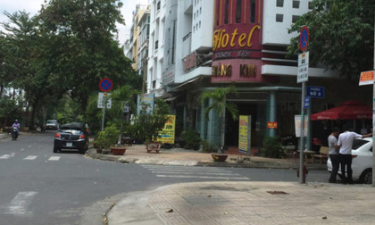 Truy tìm 2 thanh niên cắt cổ tài xế xe ôm, cướp tài sản