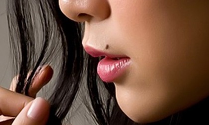 Vài giây nhìn tướng nốt ruồi trên môi phụ nữ, biết ngay vận mệnh giàu sang - nghèo hèn