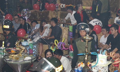 64 'cậu ấm, cô chiêu' dính ma túy trong vũ trường ở miền Tây