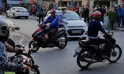Triệu tập nhóm công nhân vụ thanh sắt rơi chết người đi đường