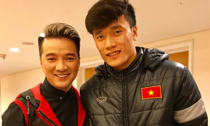 Mr Đàm dành cả tuổi thanh xuân viết status bênh vực Bùi Tiến Dũng U23