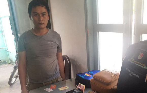 An ninh - Hình sự - Bắt quả tang 'siêu trộm' đang lấy đồ của 14 người ở Đầm Sen