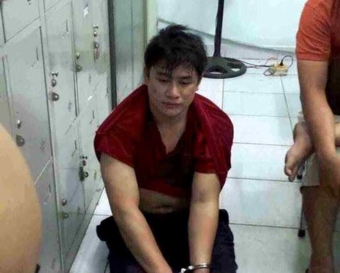 Nghi can dùng dao đâm 5 hiệp sĩ: 