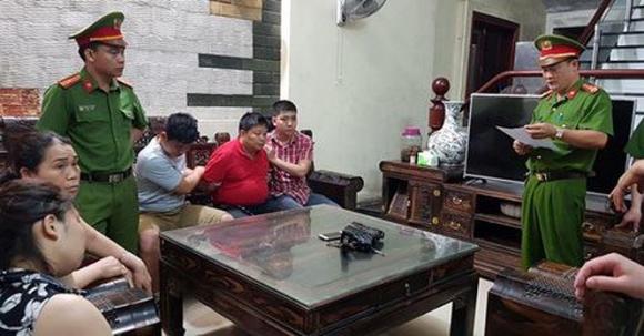 tiet lo ve chiec ao mau do cua trum ma tuy trieu ky voong doi lot 'dai gia' - 3