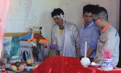 Người chồng đau đớn bên di ảnh 3 mẹ con bị xe tải cuốn tử vong