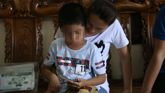 Hoang mang chuyện bệnh viện giao nhầm con: Sinh bé gái, nhận bé trai