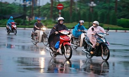 Tin mới thời tiết 2/8: Mưa dông tiếp tục bao trùm Bắc Bộ, Trung Bộ nắng nóng 36 độ