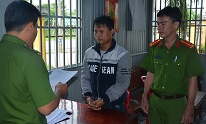 Bắt tạm giam gã cha dượng 30 tuổi nhiều lần xâm hại con gái riêng của vợ