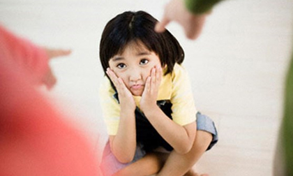 Những lời nói cay độc làm tổn thương con trẻ bố mẹ đừng bao giờ lặp lại