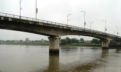 Người phụ nữ nhảy cầu Thái Bình mất tích trong đêm
