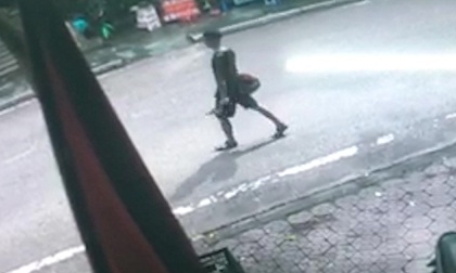 Lào Cai: 1 giờ nghẹt thở giải cứu nạn nhân bị kẻ ngáo đá dùng dao khống chế
