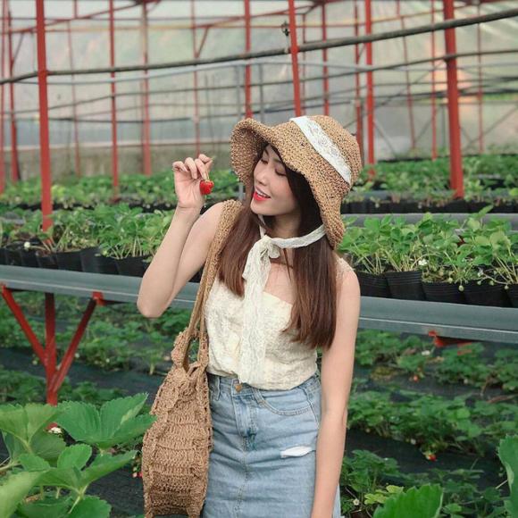 Không chỉ tân hoa hậu, các hot girl xứ Quảng cũng khiến dân mạng không thể rời mắt - Ảnh 5.