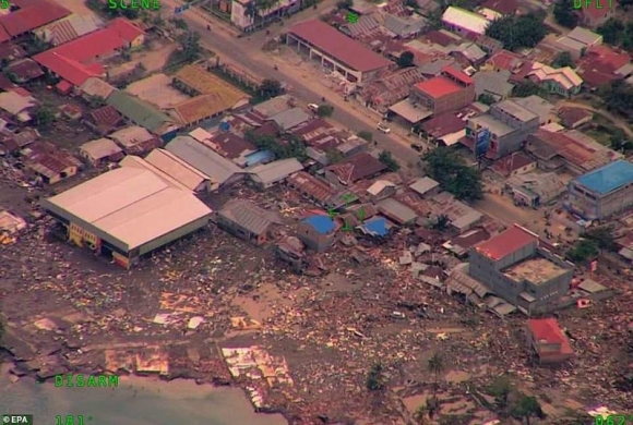Palu tan hoang sau động đất nhìn từ trên cao. Ảnh: EPA