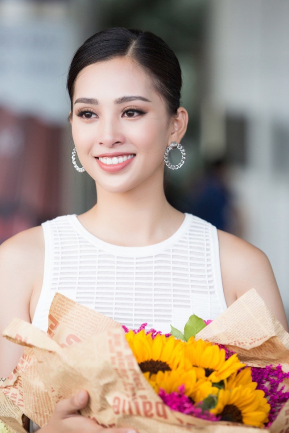 5 Hoa hậu Việt Nam đăng quang năm 18 tuổi: Người số đỏ như Tiểu Vy, kẻ xui xẻo như Kỳ Duyên