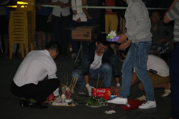Vụ mẹ trẻ ném con sơ sinh tử vong: Cháu bé đã được đặt tên, đưa về chôn cất trong một ngôi chùa - Ảnh 2.