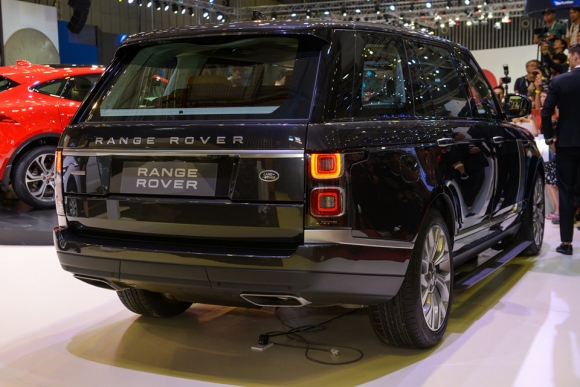 Range Rover 2018 ra mắt, giá từ 7,35 tỷ đồng
