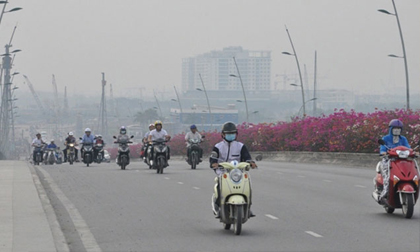 TP.HCM: Bị giật túi xách ngã xuống đường, một cô gái tử vong thương tâm