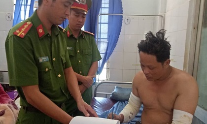 Níu tình, gã trai tưới xăng cửa hàng hoa khiến 2 thiếu nữ tử vong