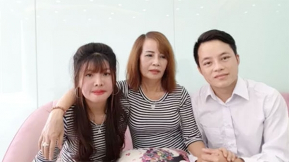 Cô dâu 62 tuổi livestream, tiết lộ tin sốc Thị Nở tái sinh là vợ hai của chồng?