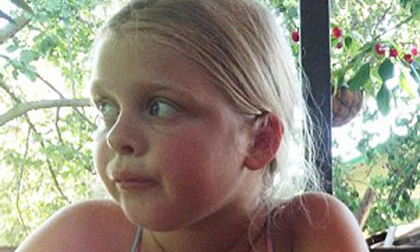 Bé gái 8 tuổi thành mồ côi vì cả nhà tử vong do sai lầm khi cất trữ thực phẩm
