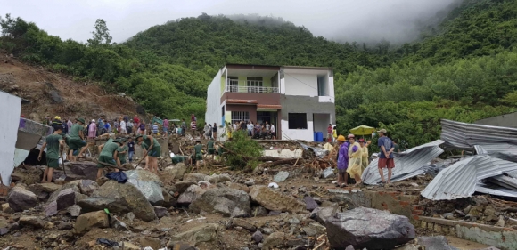 Tan hoang khu cư dân cao cấp Nha Trang sau vỡ hồ nhân tạo - 1