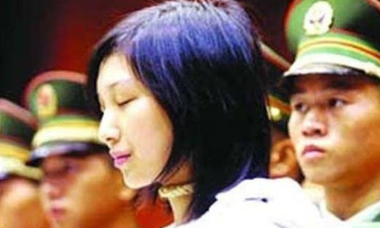 Bị người yêu đẩy vào bước đường cùng, nữ tử tù si tình chấp nhận chết thay
