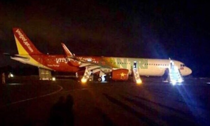 Vụ máy bay VietJet gặp sự cố tại nghiêm trọng khi tiếp đất: Đình chỉ tổ bay để điều tra