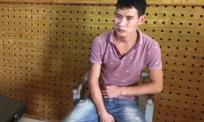 Bị đỗ ô tô ngáng đường, rút súng bắn gục đối phương