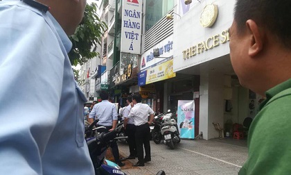 Dùng súng cướp ngân hàng táo tợn ở quận Bình Thạnh
