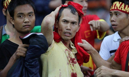 CĐV Việt Nam và 'bóng ma' hooligan Malaysia