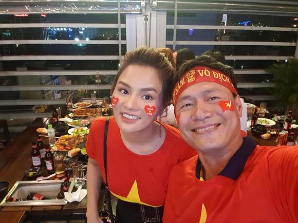 Siêu mẫu Thu Phương nói về số tiền 2 tỷ tặng tuyển VN sau vô địch AFF Cup - 1