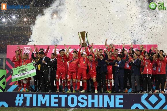Việt Nam vô địch AFF Cup, thầy Park lập tức đi gặp bầu Đức - 1