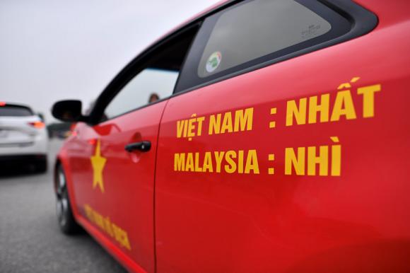 Nhìn lại một năm đỉnh cao của bóng đá Việt Nam