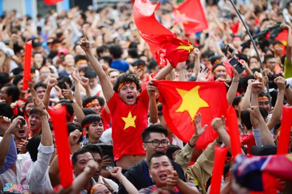 Nhìn lại một năm đỉnh cao của bóng đá Việt Nam