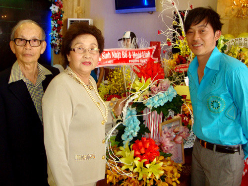 hoai linh tiet lo anh doi tu hiem thay, lo dien 5 anh chi em ruot thanh dat hinh anh 2