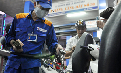 Ngay phút giây đầu tiên 2019: Giá xăng dầu giảm mạnh